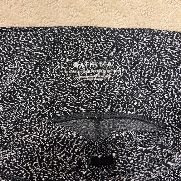 Athleta Ultimate Stash Teztured 7/8 Tight - Picture 3 of 5